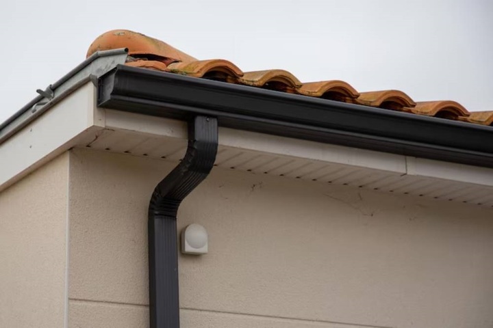 Seamless-Gutters-in-St-Pete-Beach-FL