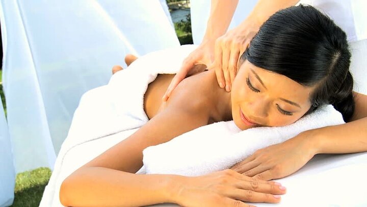 Body To Body Massage in Delhi by Female to Male | B2b massage sp
