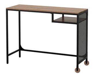 There are many styles and styles of computer desks on the market