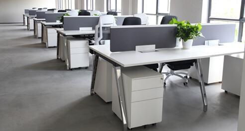 Metal computer desk is simple and stylish, easy to care for