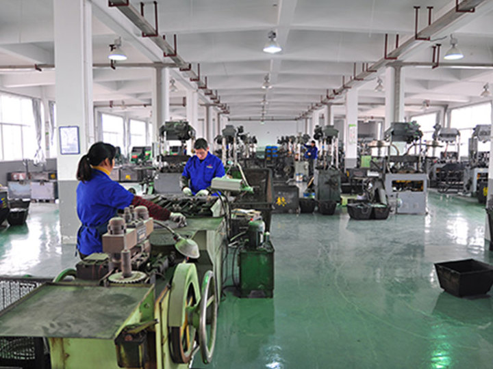 China Chain Factory Analyzes The Cause of Corrosion