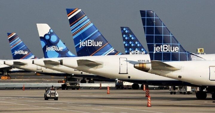 How do I get through to JetBlue customer service person?