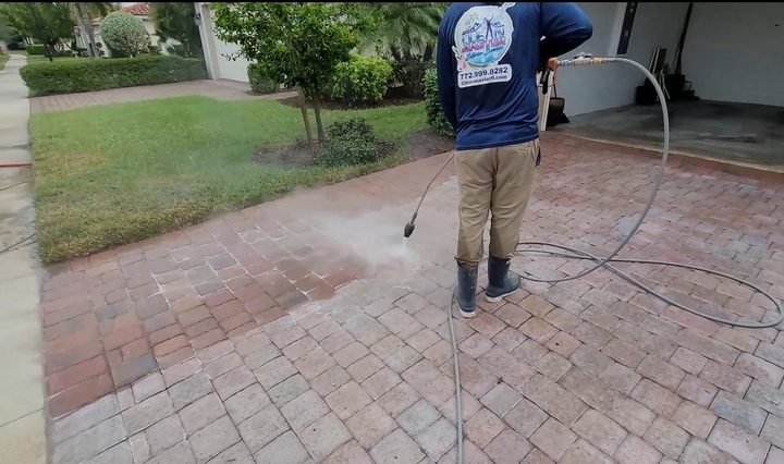 Residential Exterior Cleaning in Florida