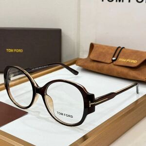 Designer Eyeglass Frames for Men: A Guide to Choosing the Perfect Pair