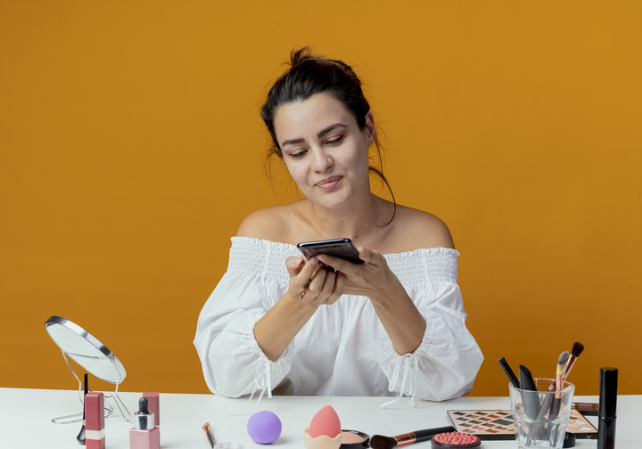 5 Online Makeup Store Features Customers Must Check Before Shopping