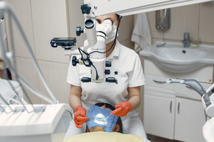 Top Factors to Consider When Choosing Dental Surgical Loupes