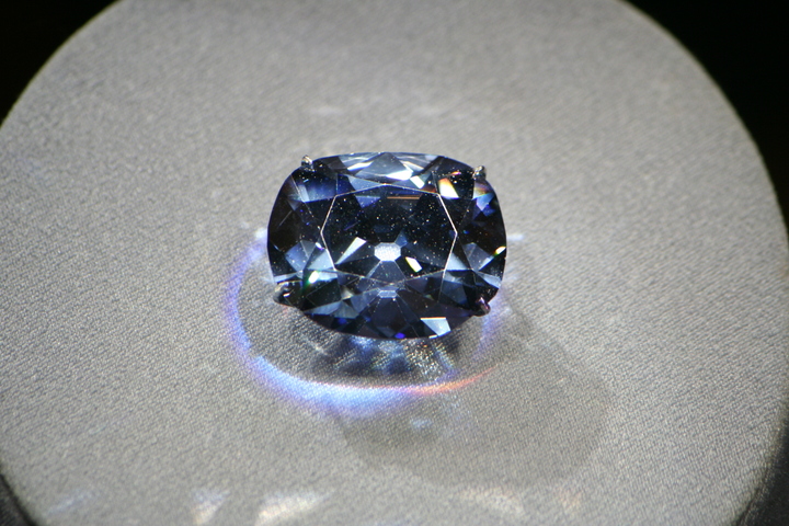 Exploring the Allure of Fancy Color Diamonds and the World of Diamond Customization