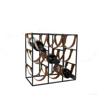 The metal wine holder is available in a variety of shapes and sizes
