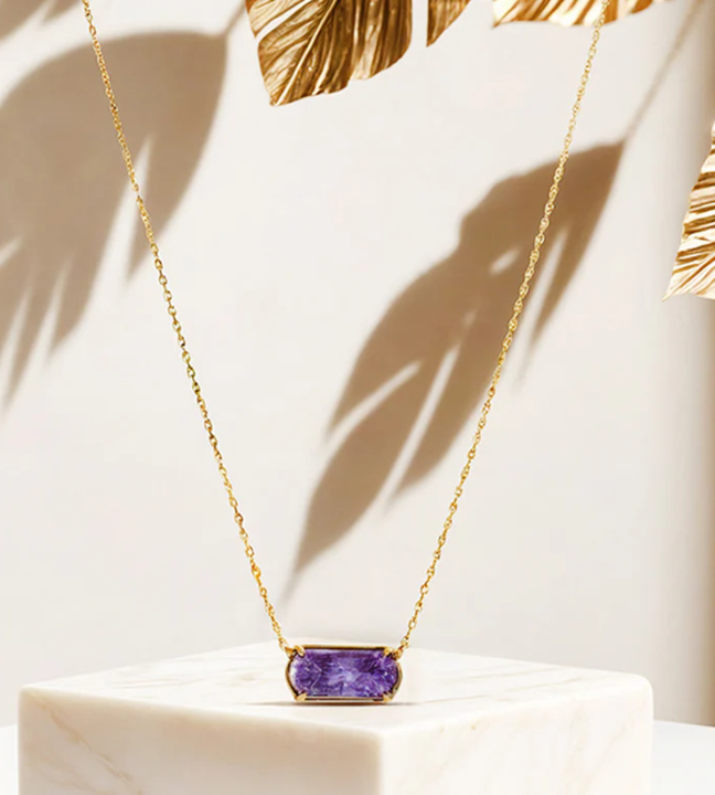 Pendant Necklaces: Timeless Elegance Hanging by a Thread