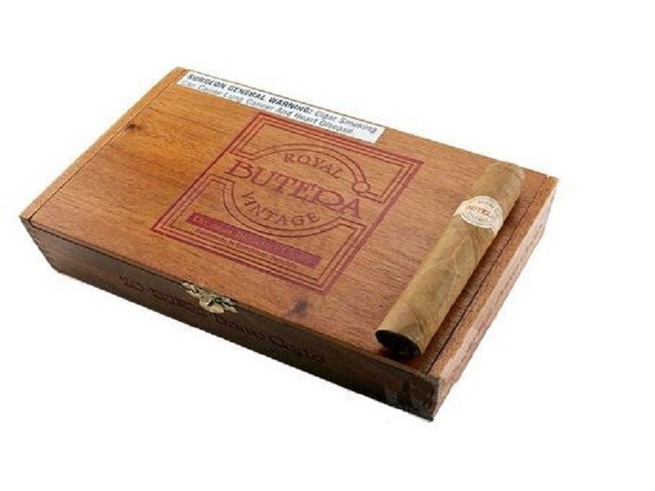 Discover Butera Royal Vintage Bravo Corto Cigars – Rich & Refined