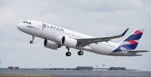 Come posso comunicare con l&#039;operatore Latam Airlines?