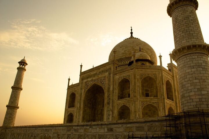 Sunrise Taj Mahal tour from Delhi by Private tour Guide India Company.