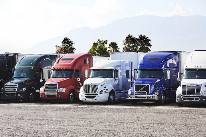 Are You Looking For Trucking Accounting Services?