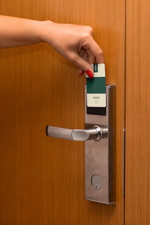 Enhancing Hotel Security: Innovative Design Tips for Keycards