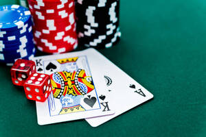 Mit Blackjack Geld verdienen: Erfolgreiches Kartenz\u00e4hlen im Casino