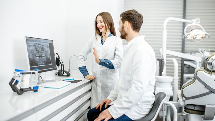 Comment se déroule le processus d'implant dentaire à Genève ?