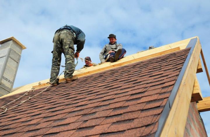 Locating A Roofing Service Contractor
