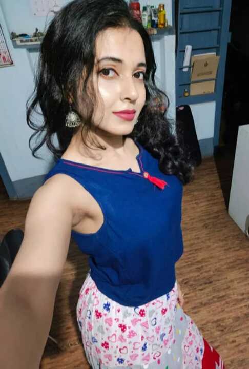 Escort Service in Kanpur Offers Lotus Pose