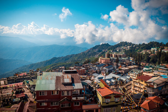 Exploring the Best Darjeeling Tourist Places: A Journey to the Queen of Hills