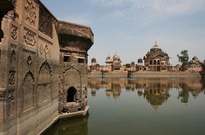 Delhi to Vrindavan Cab