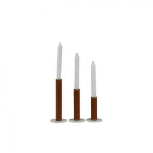 The metal candle holder is a simple and eye-catching decoration