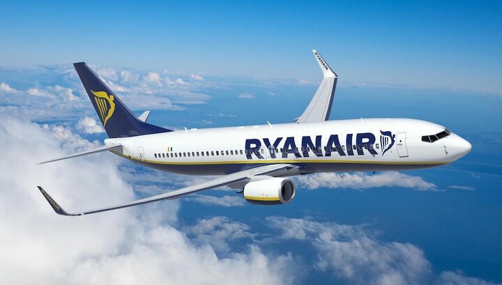 Come posso comunicare con l'operatore Ryanair Airlines?
