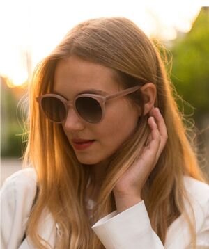 Sonnenbrille aus Holz \u2013 Stil und Nachhaltigkeit vereint